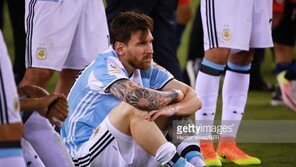 로메로 “메시 지금 제정신 아냐…진정되면 마음 바꿀 것”