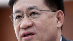 홍기택 AIIB 부총재 돌연 휴직…자진사퇴 수순?