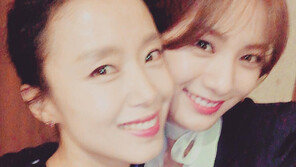 ‘굿와이프’ 나나, 전도연과 제작발표회 인증 셀피…“스마일” 자체발광 미모