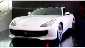 페라리 GTC4루쏘 국내 시판