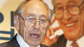 미래학자 앨빈 토플러 별세…“정보화혁명 온다” 재택근무 등 미래예측 적중