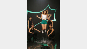 설현, 쿨섹시 매력 담긴 ‘스프라이트’ 비하인드컷 공개