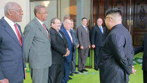 “김정은 4년새 40kg 늘어 130kg… 신변 위협에 불면증”