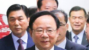 이주영, 최경환 겨냥하며 당권 도전… 친박 금가는 소리