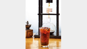 콜드브루 한 잔 하실래요?