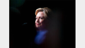 “힐러리, 공화당과 ‘술자리 소통’… 協治의 원샷”