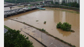 (종합)중부지방 물폭탄, 붕괴·정전·고립·중랑천 범람…곳곳서 피해 속출