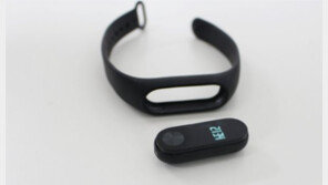 “드디어 국내 정식 출시!”… 샤오미 미밴드2, 열풍 몰고오나