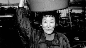 인천 다큐 김보섭 ‘바다사진관’ 사진전 열려