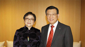 박삼구 회장, 덩샤오핑 딸 덩룽 만나