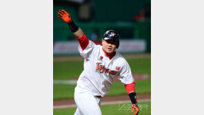 SK 최승준, 보우덴 제치고 ‘6월 MVP’