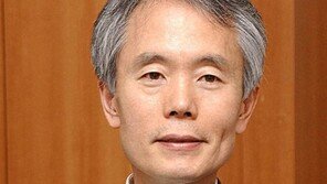 [속보]새누리당 부구욱 윤리위원장, 가족채용 논란에 자진 사퇴 