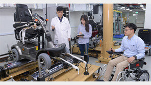 “고령-장애인用 IT-가전 더 나와야”