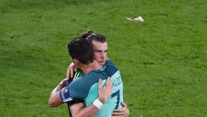 감동 선사한 웨일스 ‘아름다운 퇴장’