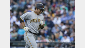 그래도 강정호에게 4번을 맡겼다