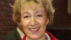 ‘철의 여인’ 대처 이후 26년…英 두 번째 여성 총리 탄생한다