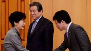 박근혜 대통령 유승민과 35초 대화 ‘가장 긴편’… 무슨 얘기 나눴을까?