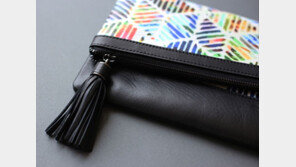 ‘여배우들의 잇 아이템’…'트로이컴백' 클러치백 신제품 출시