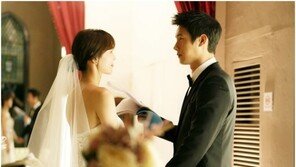 ‘가화만사성’ 김소연, 웨딩드레스 자태 공개…“男은 심장 부여잡고 보시길, 심쿵할 수도”