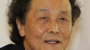 조정래 “국민의 99%가 개·돼지? 그들의 세금 받는 이들은 기생충·진딧물”…나향욱 맹비난