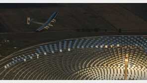 태양광 비행기 ‘솔라임펄스2’ 첫 세계 일주 눈앞에