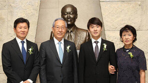 피아니스트 조성진 ‘포니정 혁신상’ 수상