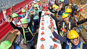 롯데월드타워 꼭대기서 수박으로 ‘복달임’