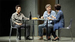 치매 앓는 아버지 시점 전개… 극 몰입도 높여