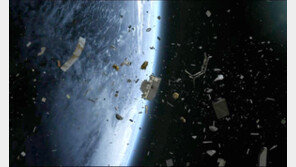 지구주변 우주쓰레기 6300t… 해결사 ‘청소위성’ 뜬다