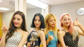 원더걸스 “‘엠카운트다운’도 1위! 고마워요 사랑해요” 