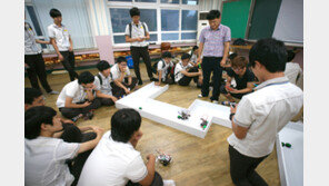 자격증 - 현장교육 필수… 구인난 中企 숨통 터줘 