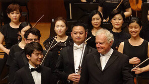 정경화도 설레게한 조성진의 피아노 연주