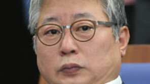 조응천 “우병우 의혹에 99% 개·돼지들 굉장히 역겨웠을 것”…둘은 악연?