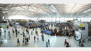 “휴가철에 인천공항 찾을땐 대중교통 이용하세요”
