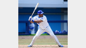 두 번의 포수 뜬공 그리고 발디리스의 자세