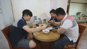 [오늘의 채널A] 김구라 성화에 혈당 재는 동현