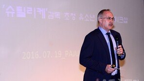 한국축구 챙기기, 발품 파는 슈틸리케