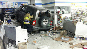 고교생, 아버지 차 몰래 몰다 편의점 돌진 