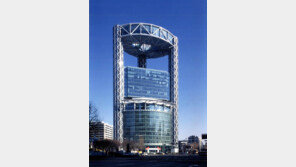 서울 종로타워서 화재, 검은 연기 치솟아…소방차 30대 출동 소동