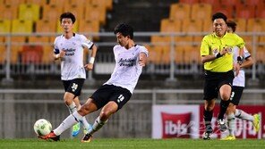 조성환 감독…“장거리 슈팅 주문할 땐 안하더니…”