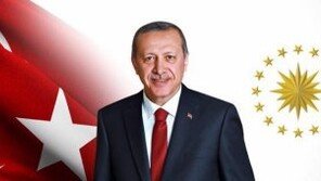 터키 3개월간 국가비상사태 선포…군인·공무원 등 ‘직위 해제’ 6만 명 넘어