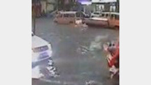 중국 강타한 기록적 폭우로 ‘사망 실종 143명’…1998년 이래 최악의 기록