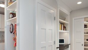 반려견 밥그릇도 빌트인 시대!