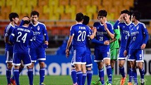 [김도헌의 사커 드림] 수원, 적자 50% 줄이기…사기도 절반 뚝
