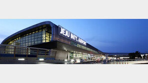 제주공항 착륙 대한항공機 타이어 펑크…한때 일부 활주로 폐쇄, 현재 운영 재개