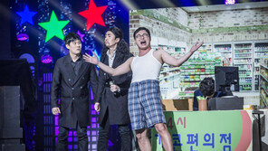 ‘개그콘서트’ 무대 뒤에서 만난 개그맨들