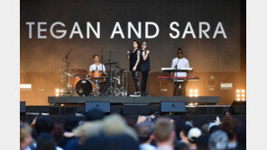 “커밍아웃하면서 음악 시작…어머니 덕분에 당당해질 수 있어”