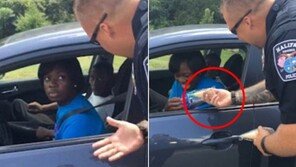 [영상]흑인 여성 운전자, 잘못 안 했는데 경찰에 붙잡힌 이유가…