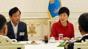 박대통령 “성주 내 다른지역으로 사드 배치 검토”