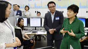 朴대통령 “재택근무 기업 보안비용 지원할 것”